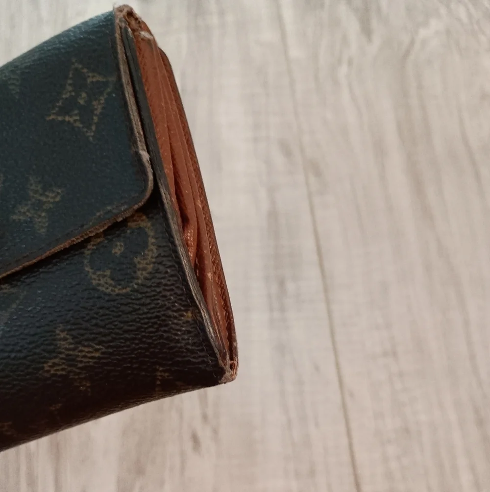 Authentic Louis Vuitton Monogram Portefeiulle Elise Trifold Wallet